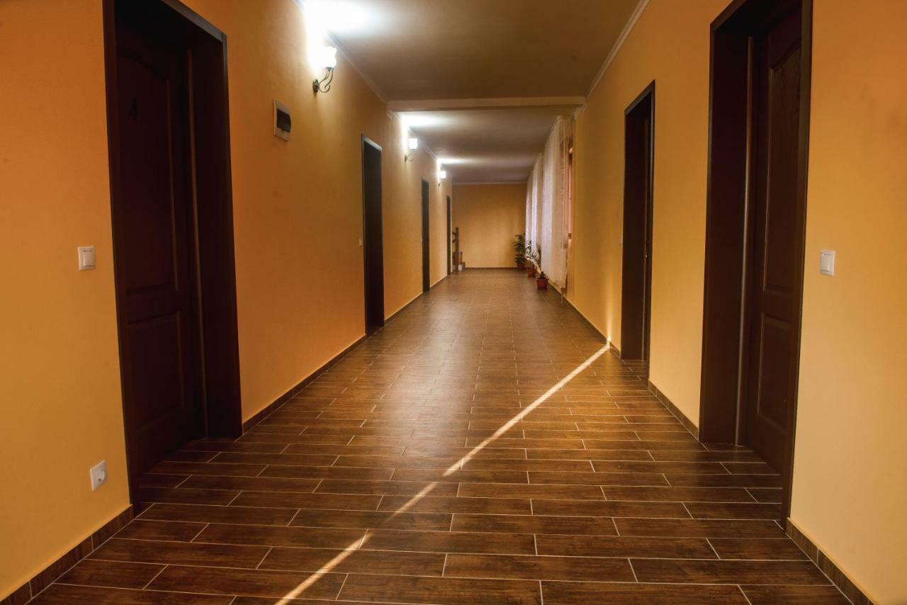 Casa Pop Hotell Săpînţa Eksteriør bilde