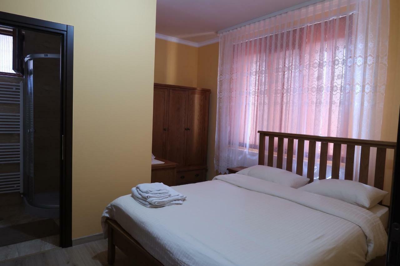 Casa Pop Hotell Săpînţa Eksteriør bilde